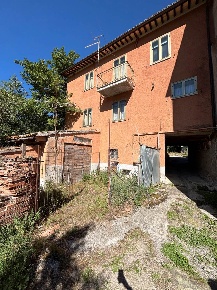 Foto Case semi ndipendenti a Fiuminata di 171 m² con 4 locali in vendita