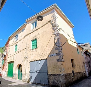 Foto Appartamento a Giffoni Valle Piana Curti di 100 m² con 2 locali