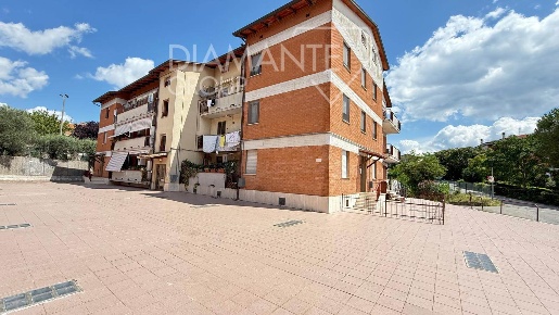 Foto Appartamento a Castiglione del Lago Contrada Mulino di 80 m²