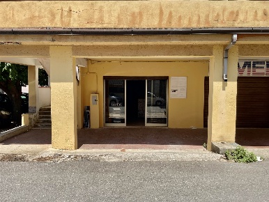 Foto Attività commerciale in Via Bari 4, Roseto Capo Spulico Borgata Marina