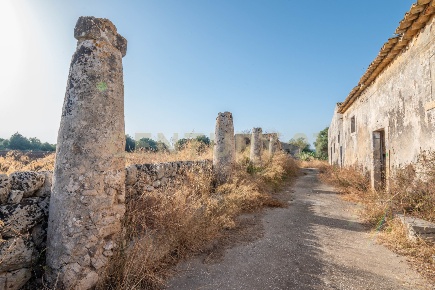 Foto Terreno industriale in Via per Floridia 11, Siracusa Villaggio Miano
