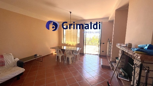 Foto Villa bifamiliare a Itri di 320 m² con 15 locali in vendita