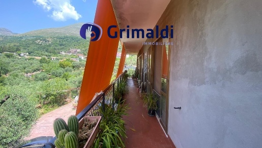 Foto Appartamento a Formia di 145 m² con 6 locali in vendita