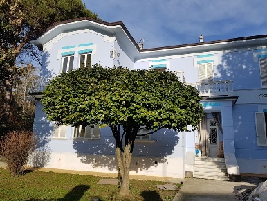 Foto Villa unifamiliare a Villafranca in Lunigiana di 240 m² con 10 locali