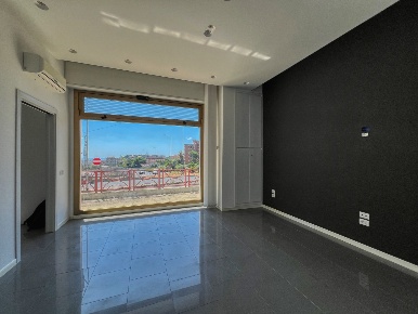 Foto Locale commerciale in Viale V. De Filippis 52, Catanzaro di 92 m²