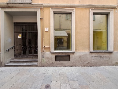 Foto Locale commerciale in Via Carlo Goldoni 5, Parma Centro Storico