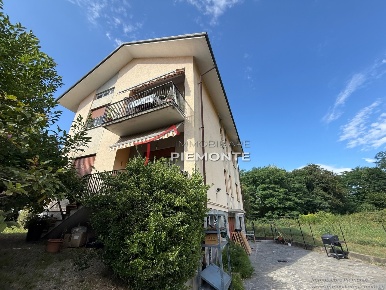 Foto Appartamento a Borgomanero Centro di 118 m² con 3 locali in vendita