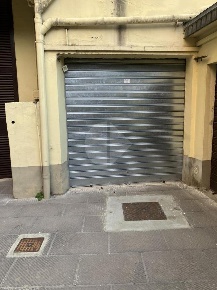 Foto Box in Via procacci, Pistoia Stadio di 52 m² con 2 locali in affitto