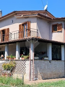 Foto Villa unifamiliare in LOCALITA' VASELLA, Capranica di 341 m²