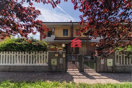 Foto Villa a schiera in via degli angeli 19, Trecate Centro di 170 m²