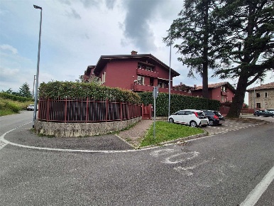 Foto Appartamento in Via Giacomo Matteotti, Besana in Brianza Villa Raverio