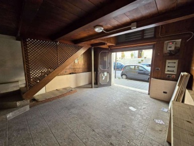 Foto Magazzino a Reggio di Calabria di 34 m² con 2 locali in vendita
