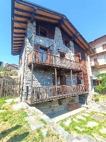 Foto Villa unifamiliare in Frazione Ville 81, Challand-Saint-Victor
