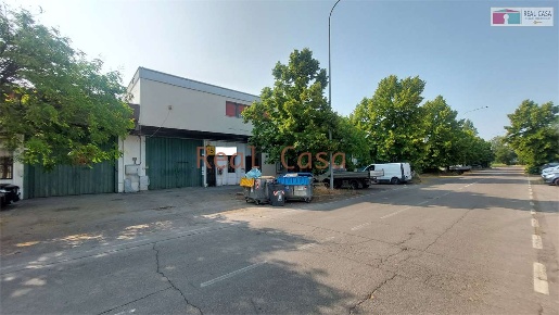 Foto Capannone industriale in Via Grecia, Modena Sacca - Stazione di 635 m²