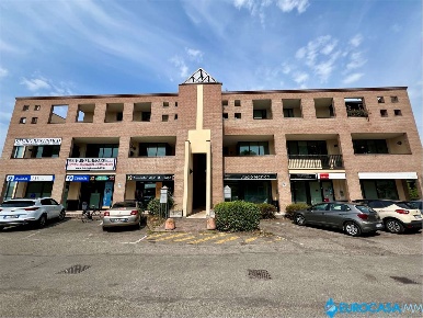 Foto Ufficio in via Ugo da Carpi 84, Carpi Stadio - Acquedotto di 73 m²