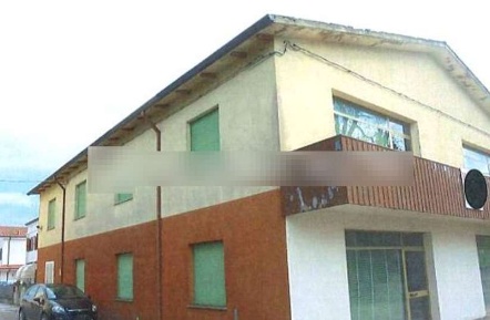 Foto Magazzino in Via Provinciale, Riva del Po Cologna di 534 m² in vendita