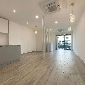 Foto Negozio in via Pietro Boldoni, Como Centro Storico di 50 m² in vendita
