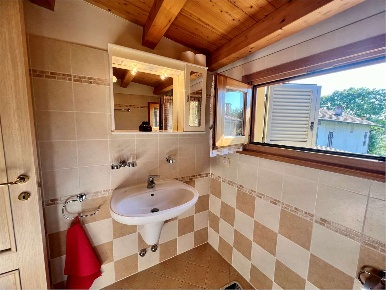 Foto Casa indipendente a Brebbia di 120 m² con 5 locali in vendita