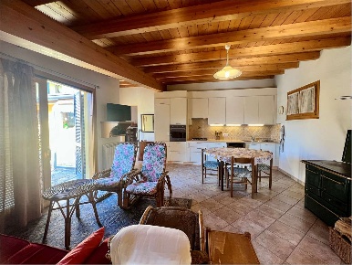 Foto Casa indipendente in Piave 32, Brebbia Centro di 120 m² con 5 locali