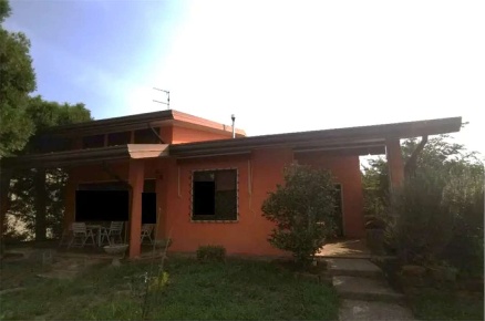 Foto Case indipendenti in Via Comelico, Villadose Centro di 204 m² all'asta