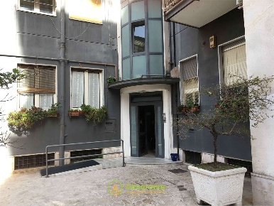 Foto Appartamento in Via Cavour n. 7, Castellammare di Stabia Centro