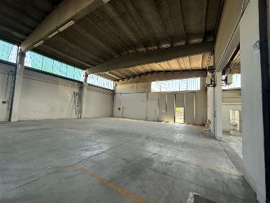 Foto Capannone industriale a Pegognaga di 1000 m² con 2 locali in affitto