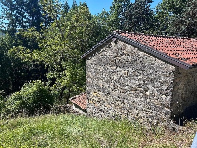 Foto Casa indipendente a Fivizzano di 100 m² con 5 locali in vendita