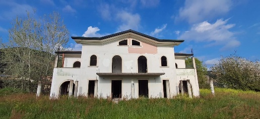 Foto Villa unifamiliare a Montignoso Marina Verde, Renella di 360 m²