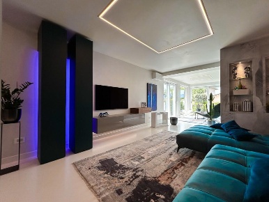 Foto Villa bifamiliare a Camaiore Lido di Camaiore di 230 m² con 7 locali