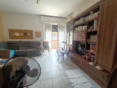 Foto Appartamento a Carrara Marina di Carrara di 80 m² con 4 locali