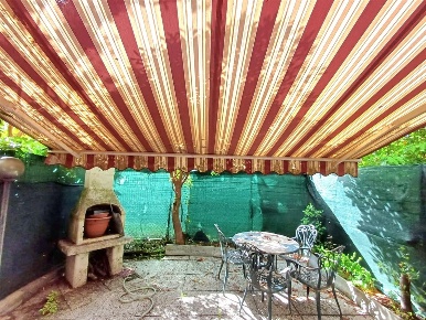 Foto Villa a schiera a Massa Marina di Massa Centro di 70 m² con 2 locali