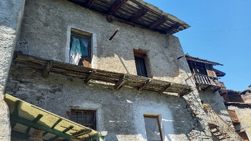 Foto Rustico in Via frazione Beaume 4, Oulx di 70 m² con 5 locali