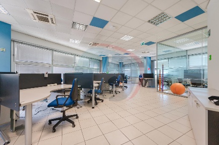 Foto Ufficio a Noventa Padovana Noventa di 615 m² in affitto