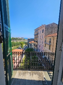 Foto Appartamento a Ventimiglia Centro Storico di 87 m² con 4 locali