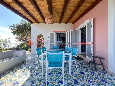 Foto Villa unifamiliare in Via Lentia B16, Lipari Vulcano Porto di 160 m²