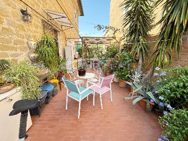 Foto Appartamento in Via Ponte Vecchio, Perugia di 130 m² con 4 locali
