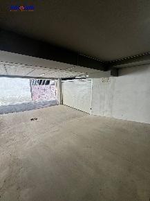 Foto Box in Corso Lancieri, Aosta Centro di 35 m² con 1 locali in vendita