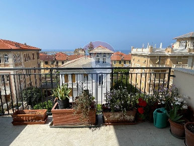Foto Appartamento a Chiavari Centro di 150 m² con 5 locali in vendita