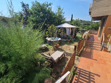 Foto Appartamento a San Giovanni Valdarno di 150 m² con 6 locali in vendita