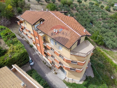 Foto Appartamento a Città Sant'Angelo Centro di 86 m² con 3 locali