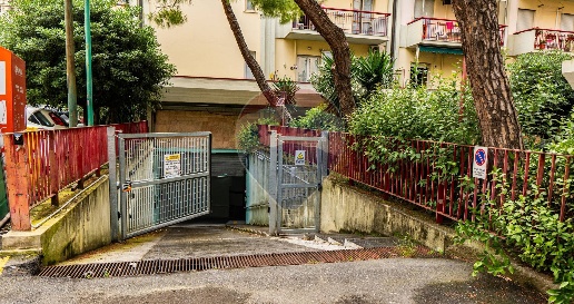 Foto Box in Via Chiaravagna, Genova Sestri Ponente di 11 m² con 1 locali
