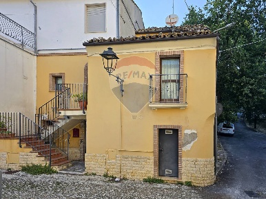 Foto Case semi ndipendenti a Carpineto della Nora Centro di 132 m²