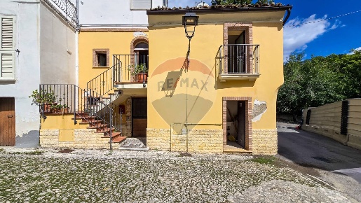 Foto Case semi ndipendenti in viale dello sport, Carpineto della Nora