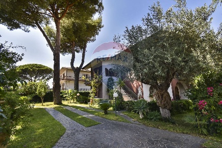 Foto Appartamento in Via Giuseppe Motta, San Giovanni la Punta di 200 m²