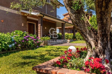 Foto Villa singola in Via Della Riserva Di Livia, Roma Prima Porta