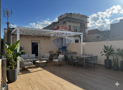 Foto Attico in Via Carrubbelle, Ragusa Centro di 102 m² con 3 locali