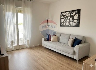 Foto Appartamento in Via Carrubbelle, Ragusa Centro di 102 m² con 3 locali