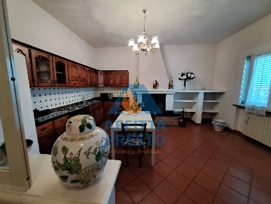 Foto Appartamento a San Miniato di 120 m² con 6 locali in affitto