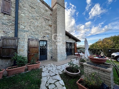 Foto Rustico in Località Camporbiano, Gambassi Terme di 131 m² con 5 locali