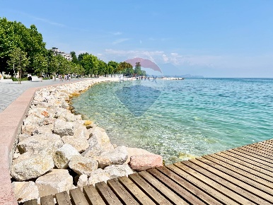 Foto Appartamento in via delle rive, Desenzano del Garda Desenzanino